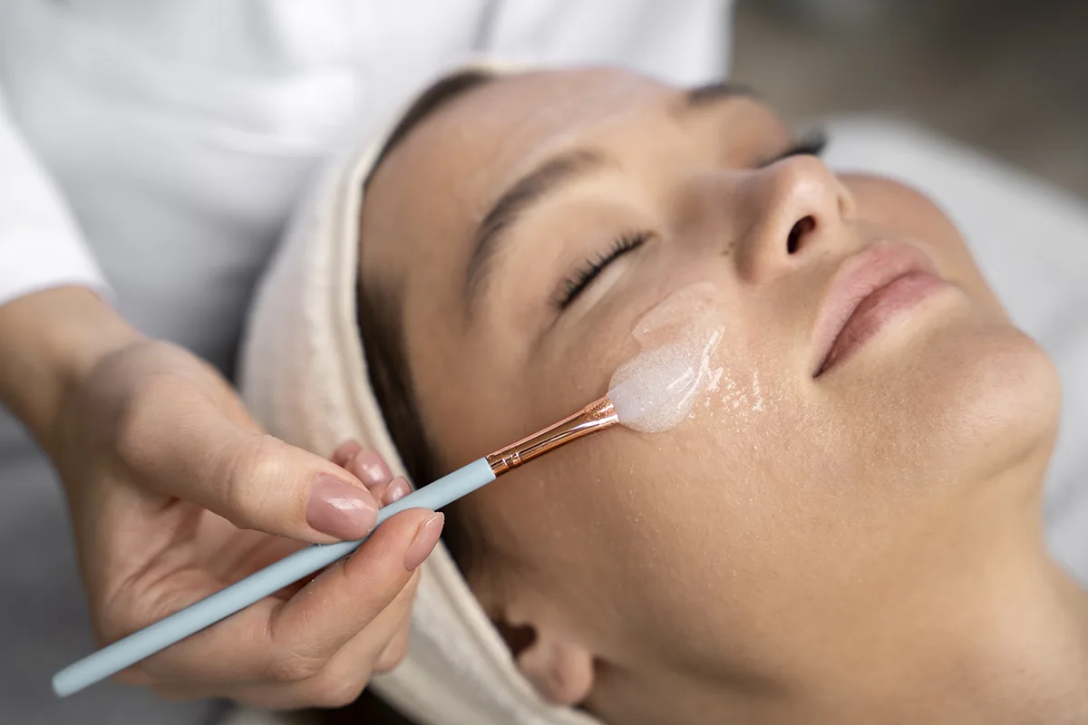 Chemicky peeling pleti